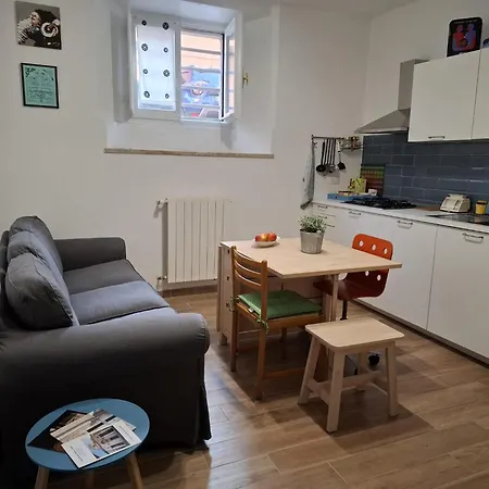 La Tana Del Bianconiglio Apartman *